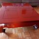 Table laque rouge
