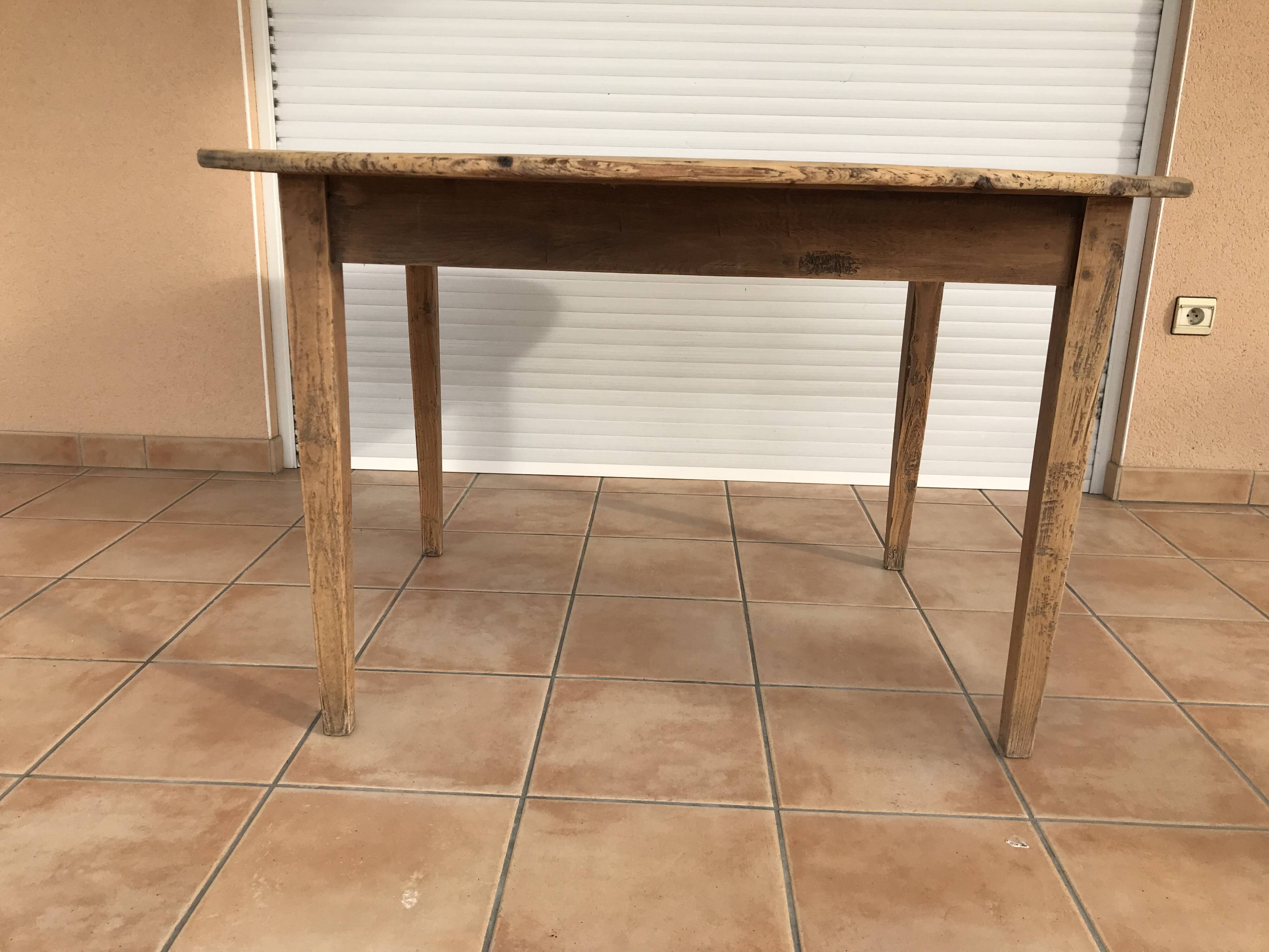 Round Farm Table