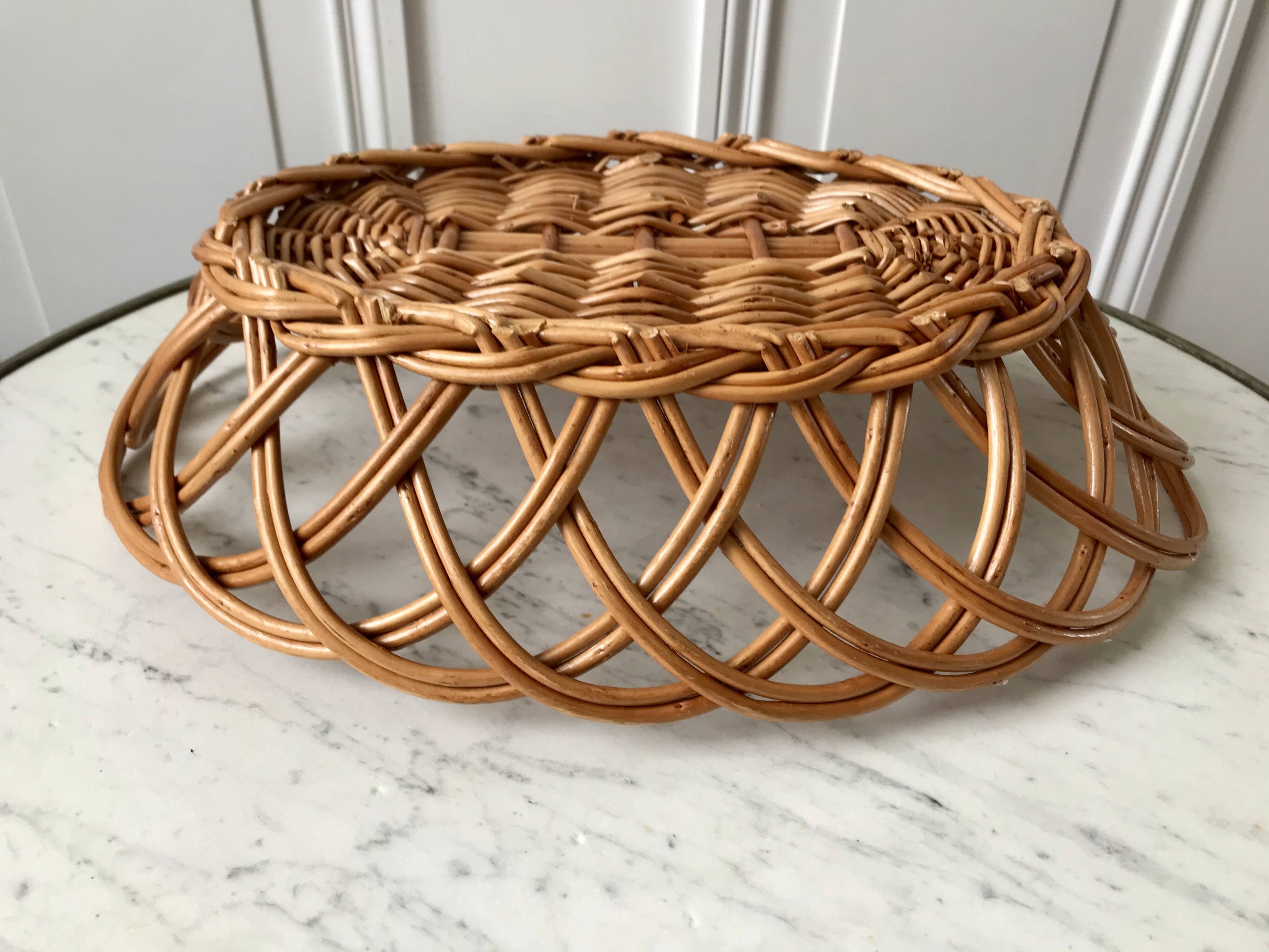 large oval rattan basket vintage 60s-70s