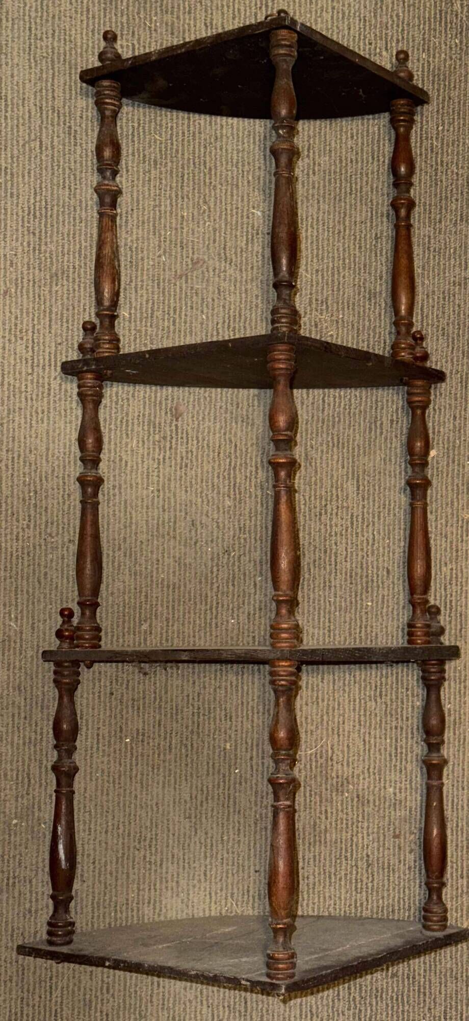 corner shelf wood_dismantlable_1900-1930