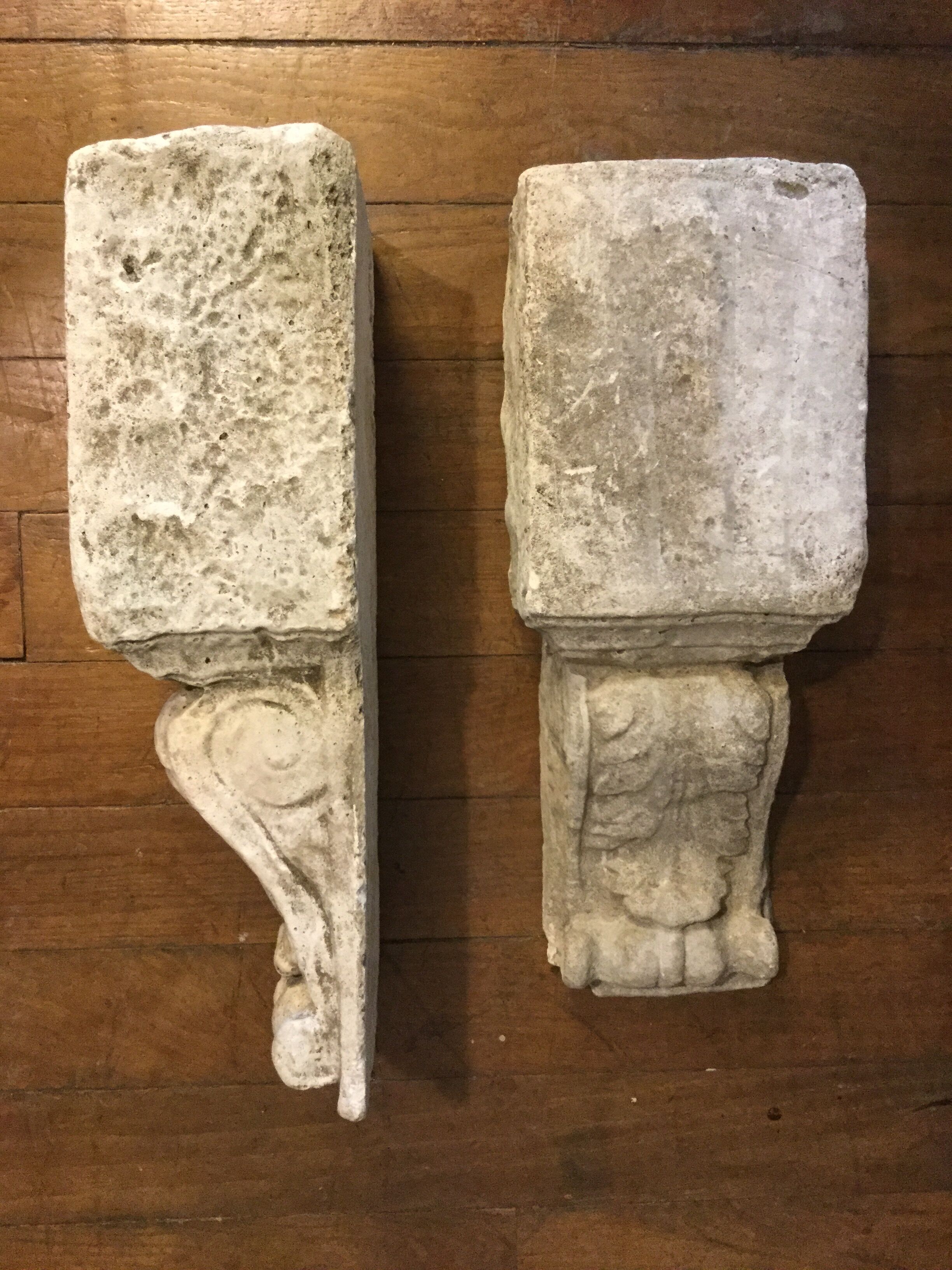 Stone wall lamp consoles