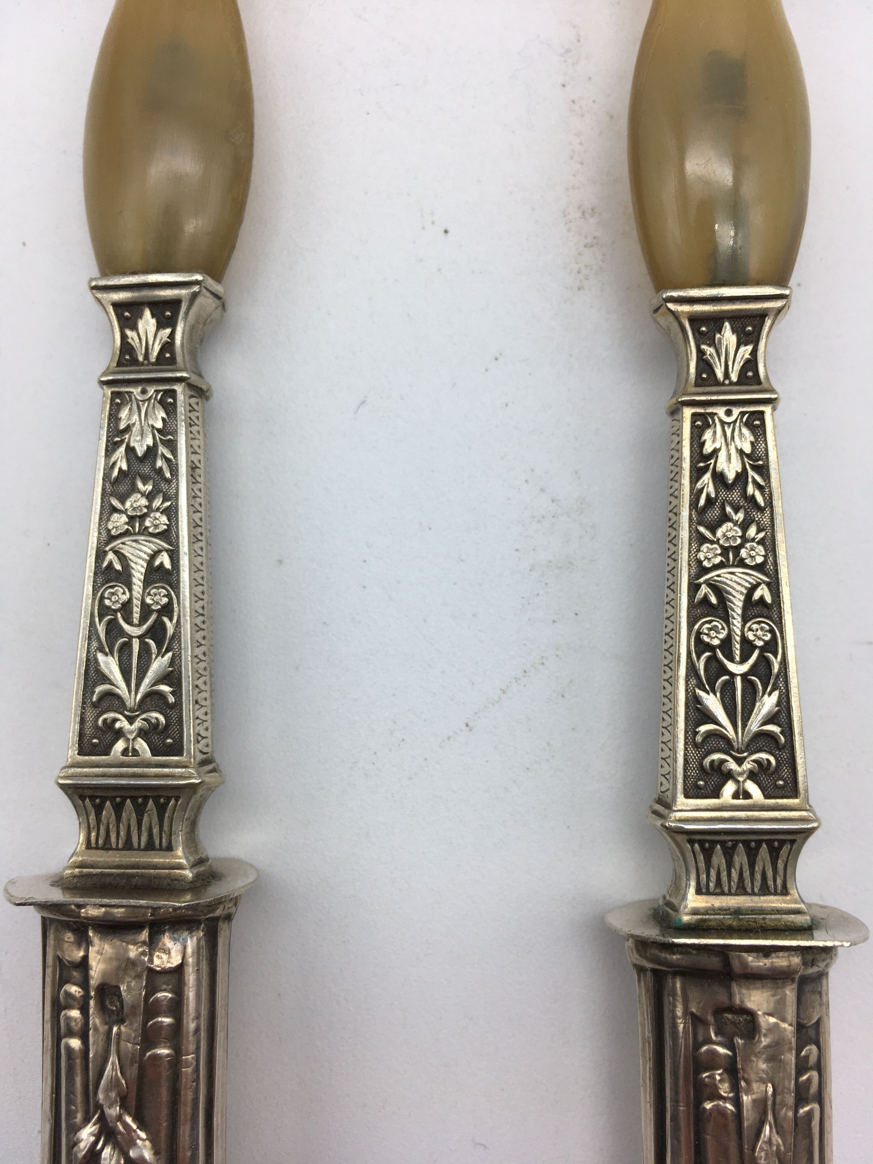 Stuffed silver salad cutlery