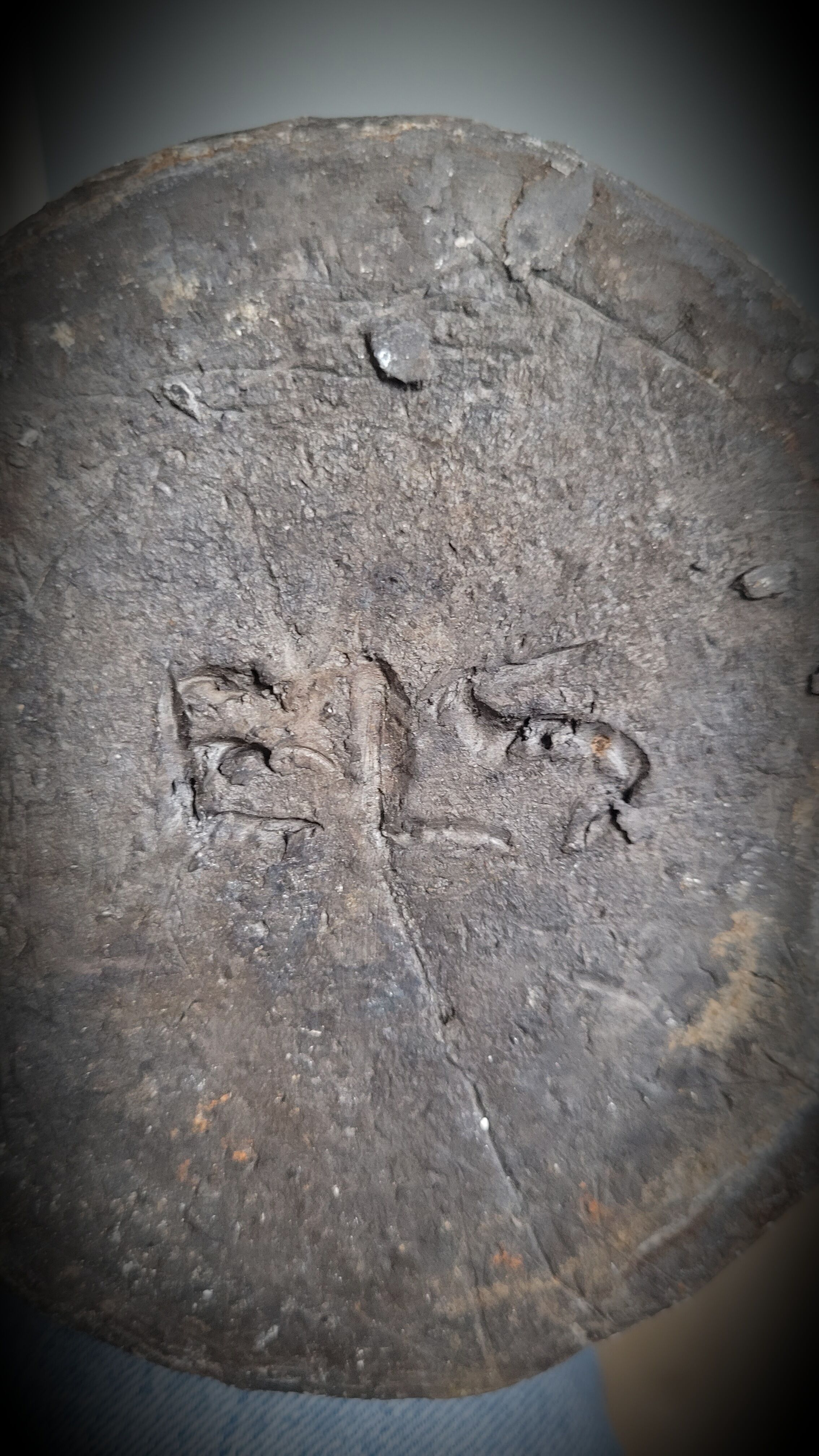 ELS sandstone vase
