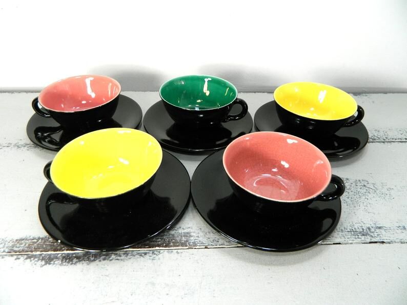 Lot of 5 cups and under cups