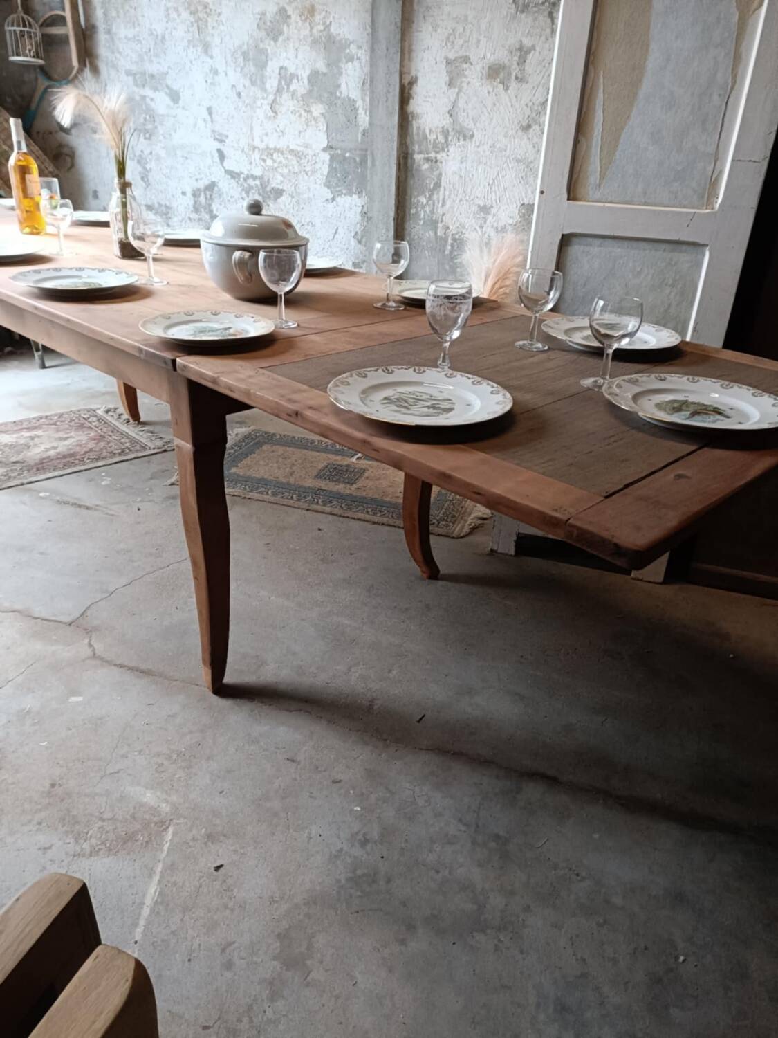 Farm table
