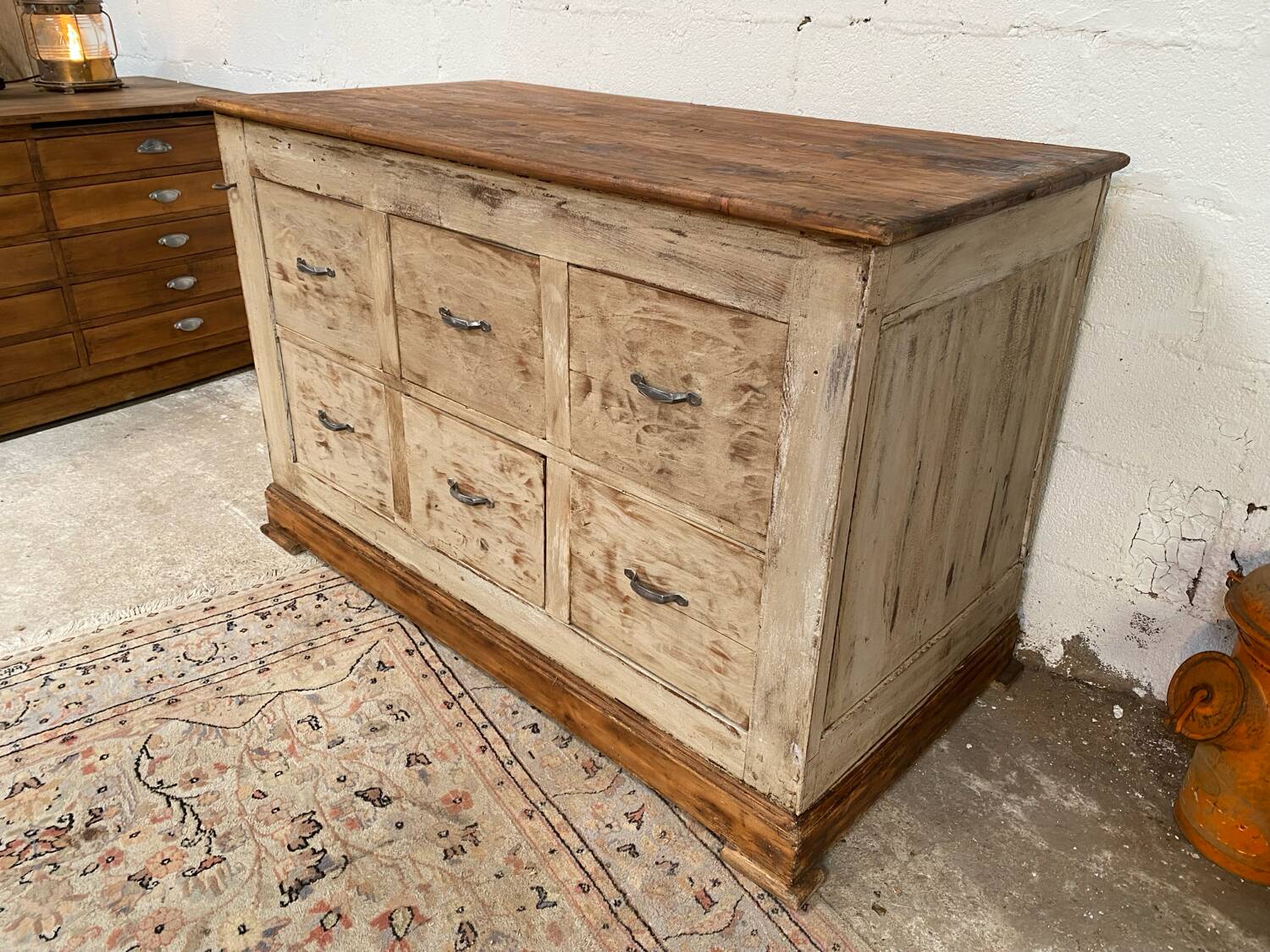 Trade furniture, workshop with large drawers