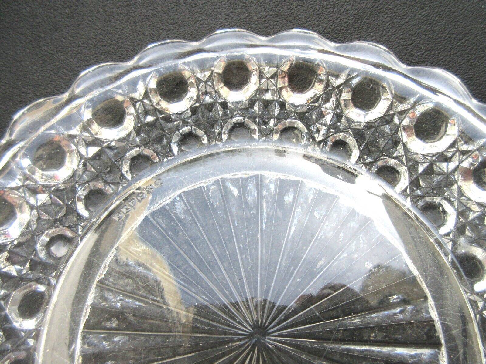 Underwear of decanter or bottle, crystal with diamond points signed BACCARAT