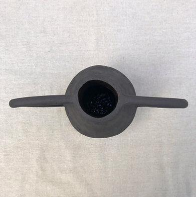 Black amphora vase - Cassandre Bouilly