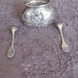 Salt shaker