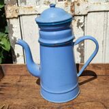 Cafetière bleue en tôle émaillée vintage