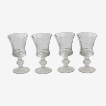 Suite de 4 verres bistrots anciens