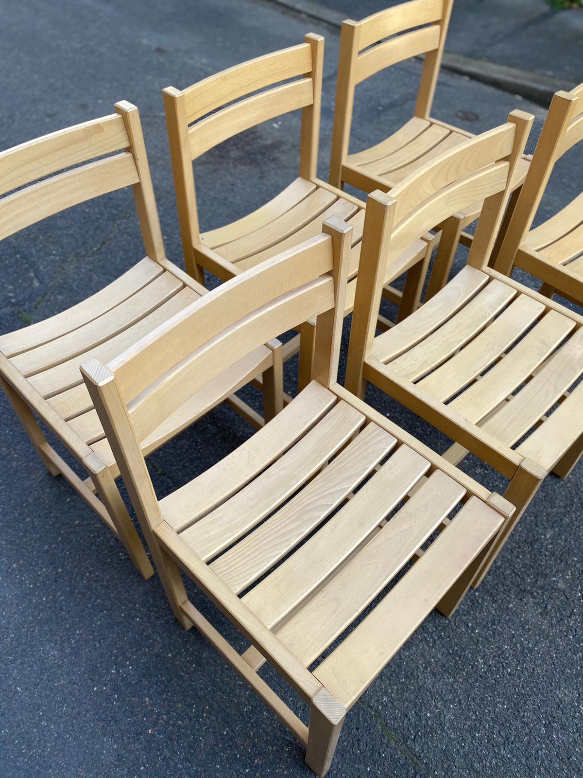 Lot of 6 pine chairs