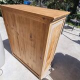 Grain merchant-style furniture with 6 drawers and a cupboard.