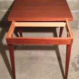 Folding table