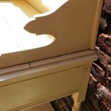 Dressing table toilet