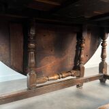 18th-century oak Gateleg drop-leaf dining table