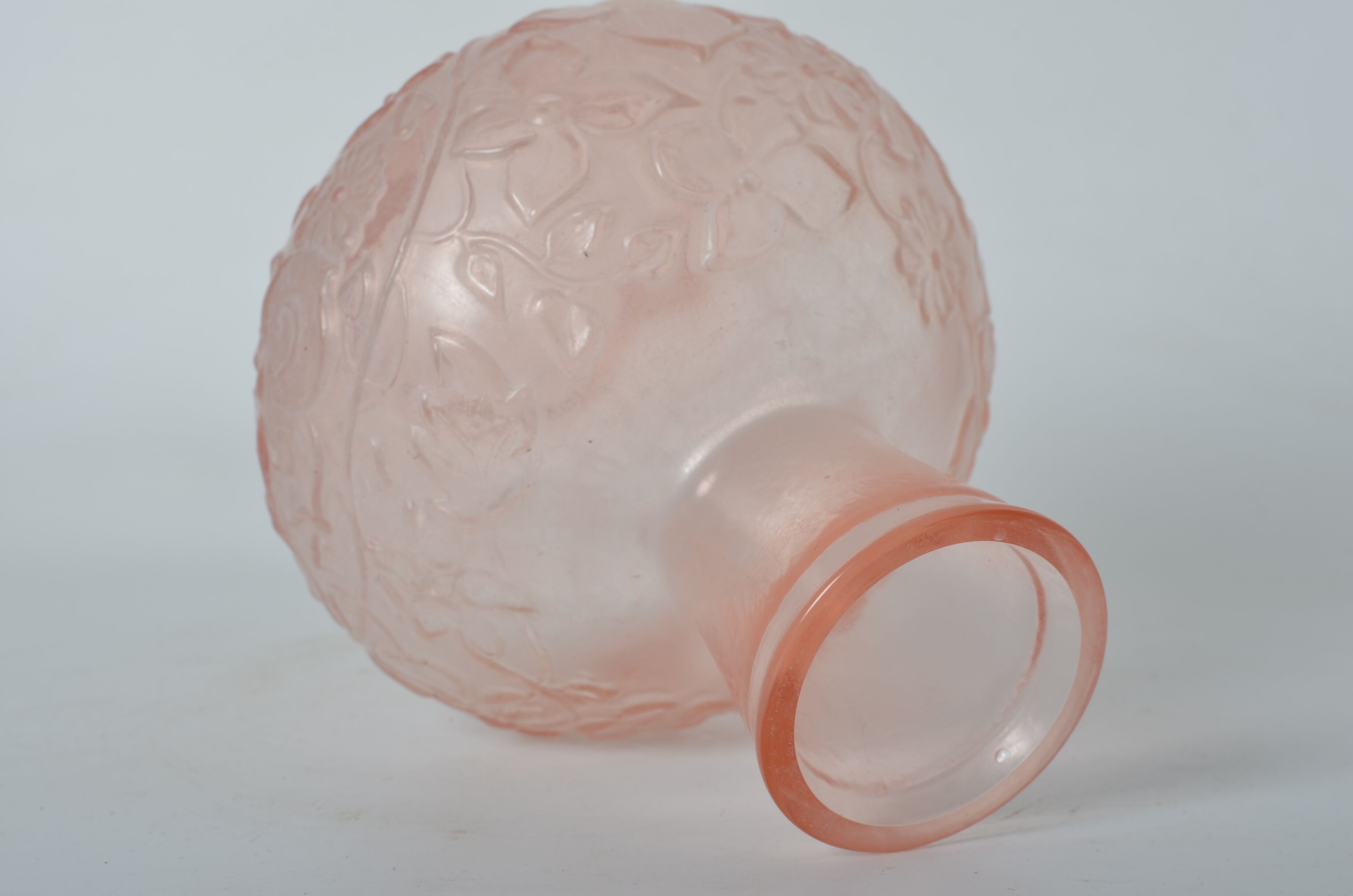 Vase boule rose