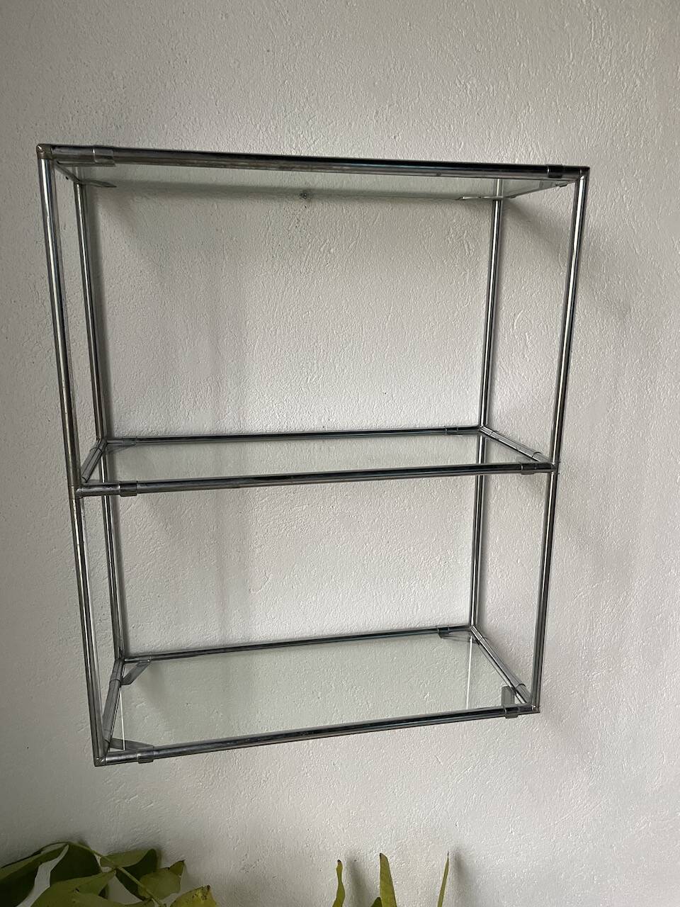 Abstracta Poul Cadovious wall shelf