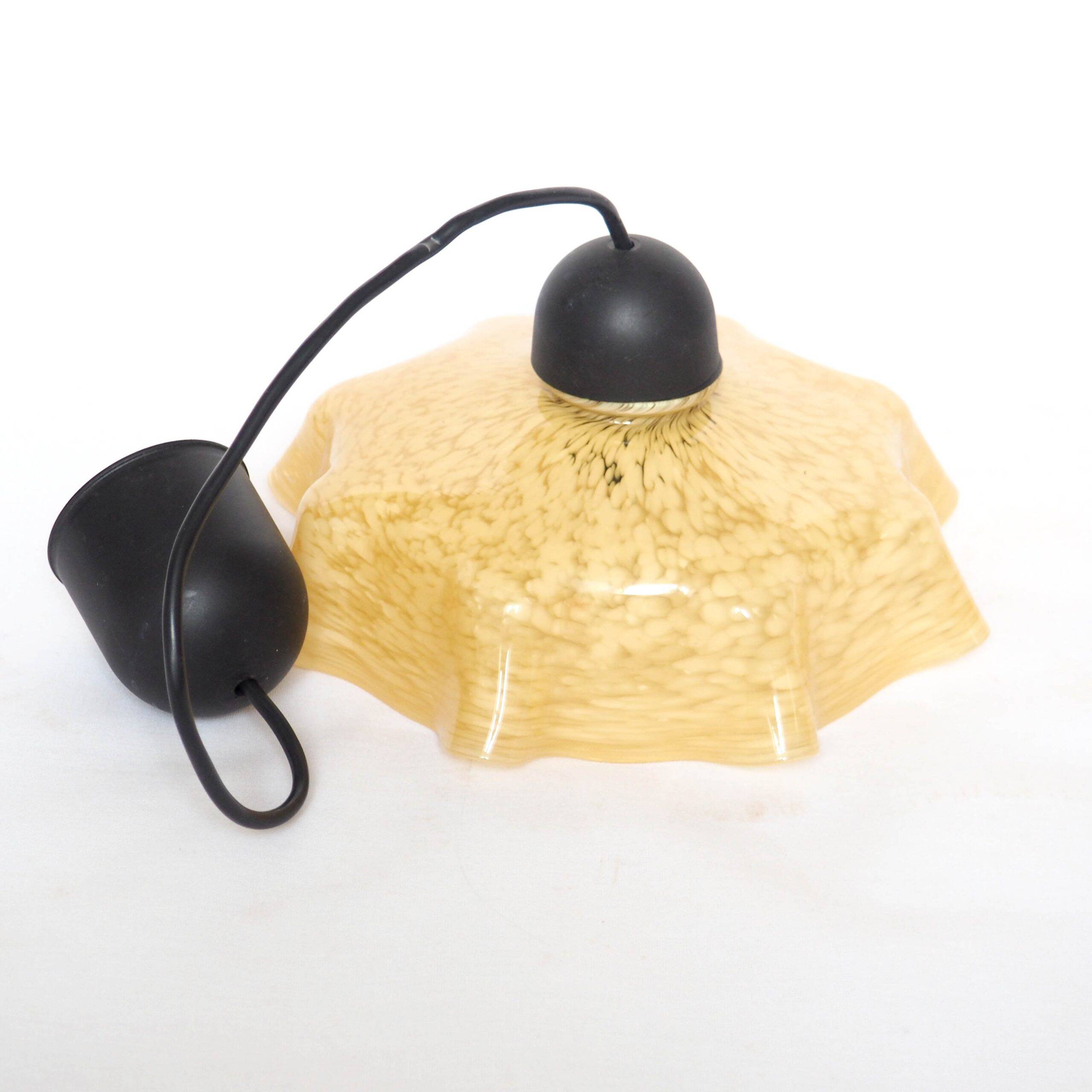 Yellow handkerchief suspension Clichy
