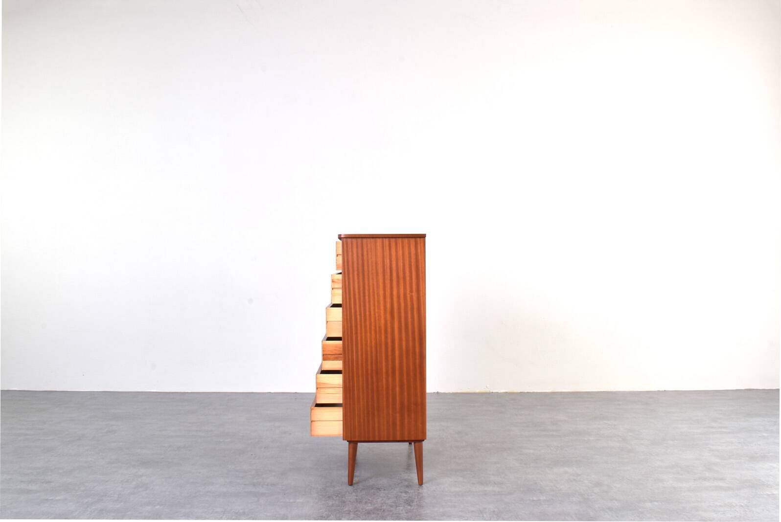 Commode en teck danois des années 1960.