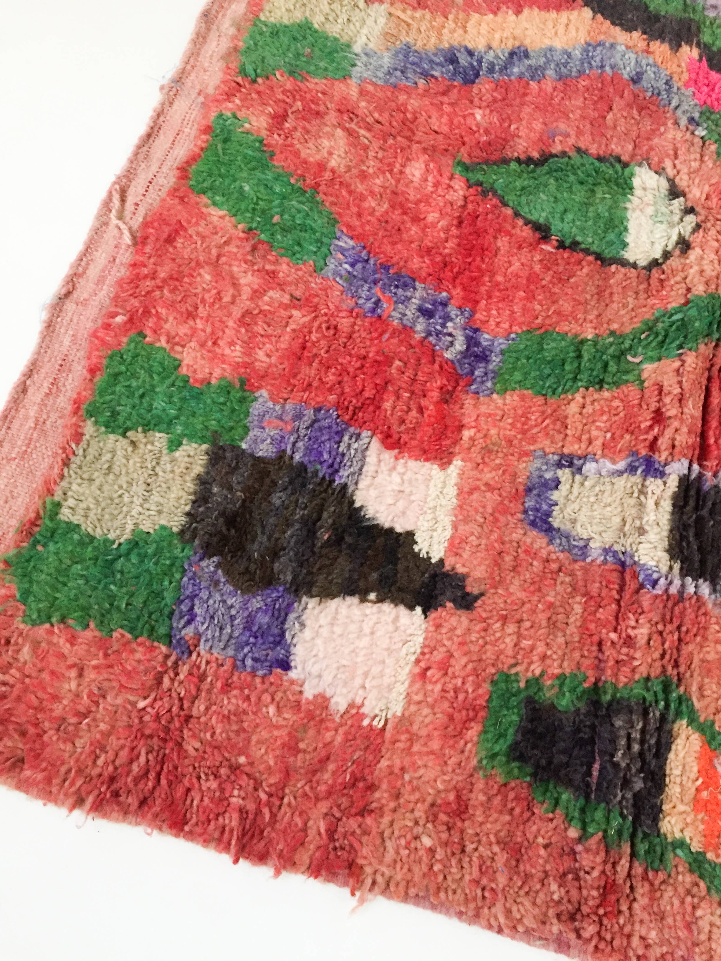 Tapis berbère marocain Boujaad neuf rouge et couleurs 2,43x1,63m