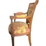 Fauteuil cabriolet style Louis XVI en toile de Jouy jaune et rouge, France