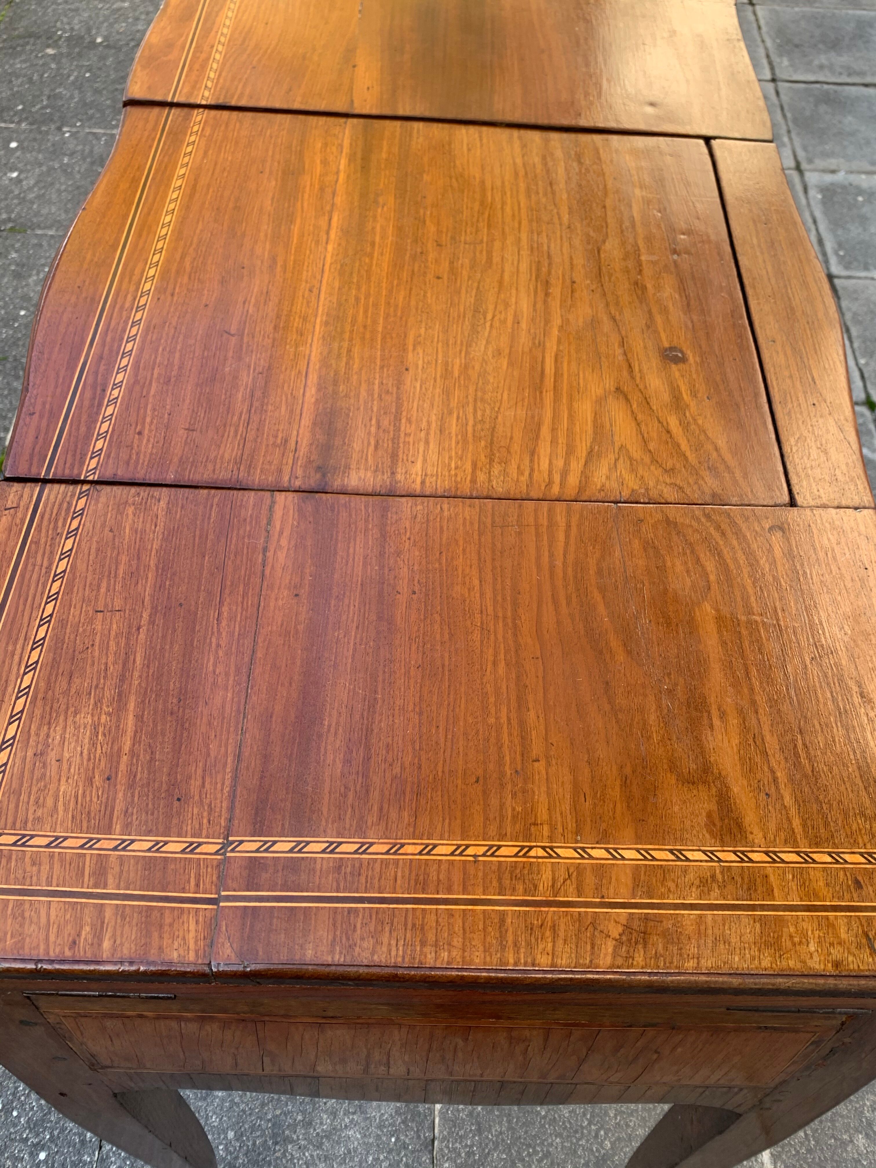 Hairdresser Louis XVI in marquetry and bronze