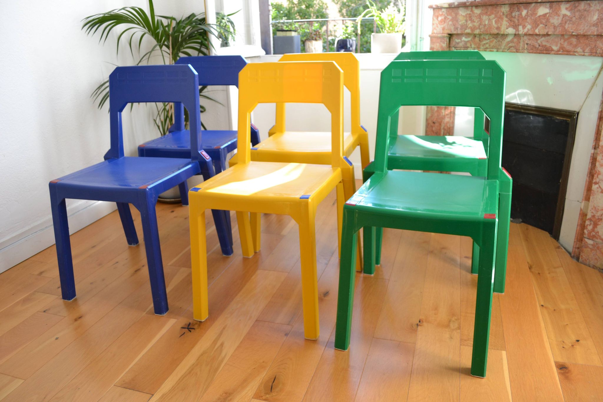 Set of 6 Altaïr chairs at Stamp by Henry Massonnet 80s era Menphis Postmodernism