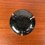 Mid-century studio ceramic tripod vase by Eke Bjeren for Gabriel Keramik, 1960s.