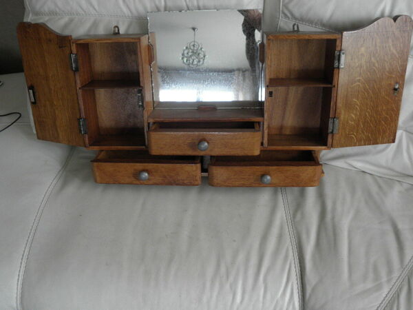 Etagère stand armoire meuble de rangement maquillage en bois avec miroir