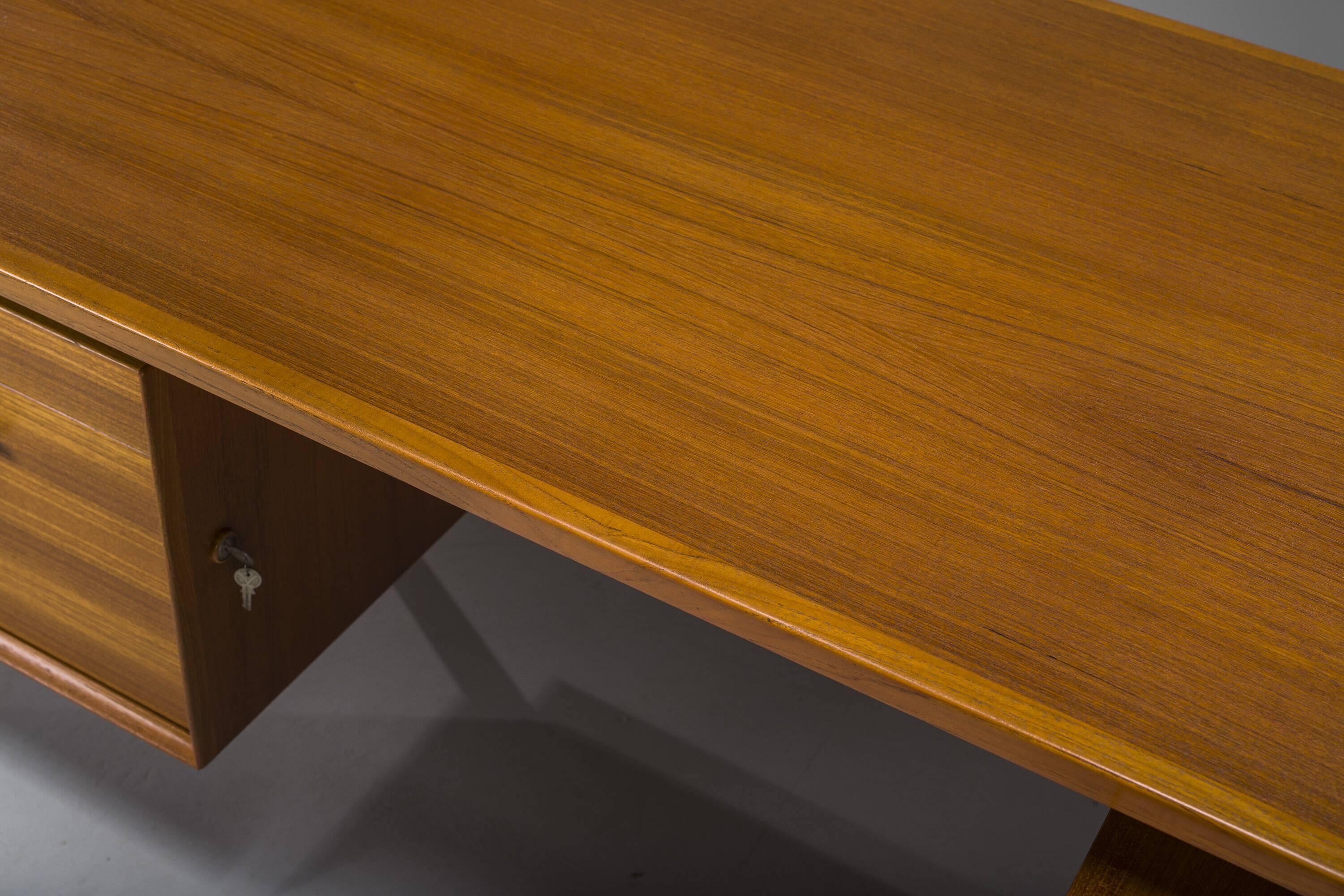 Executive Desk Model 209 in Teak by Arne Vodder for Sibast, 1955