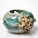 Vase boule décor relief floral en céramique artisanale signé Dina