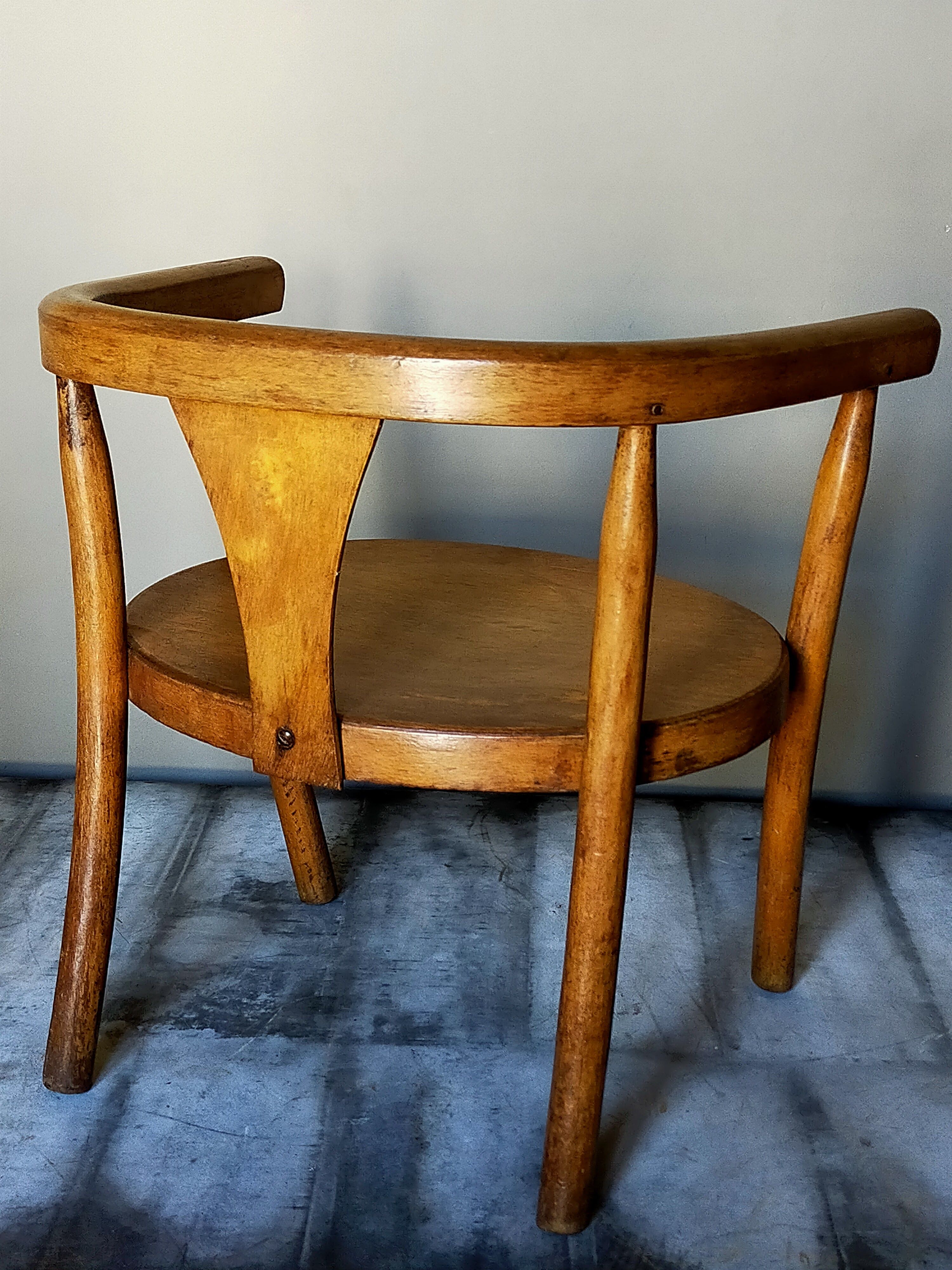 Children's chair in curved wood early 20th century