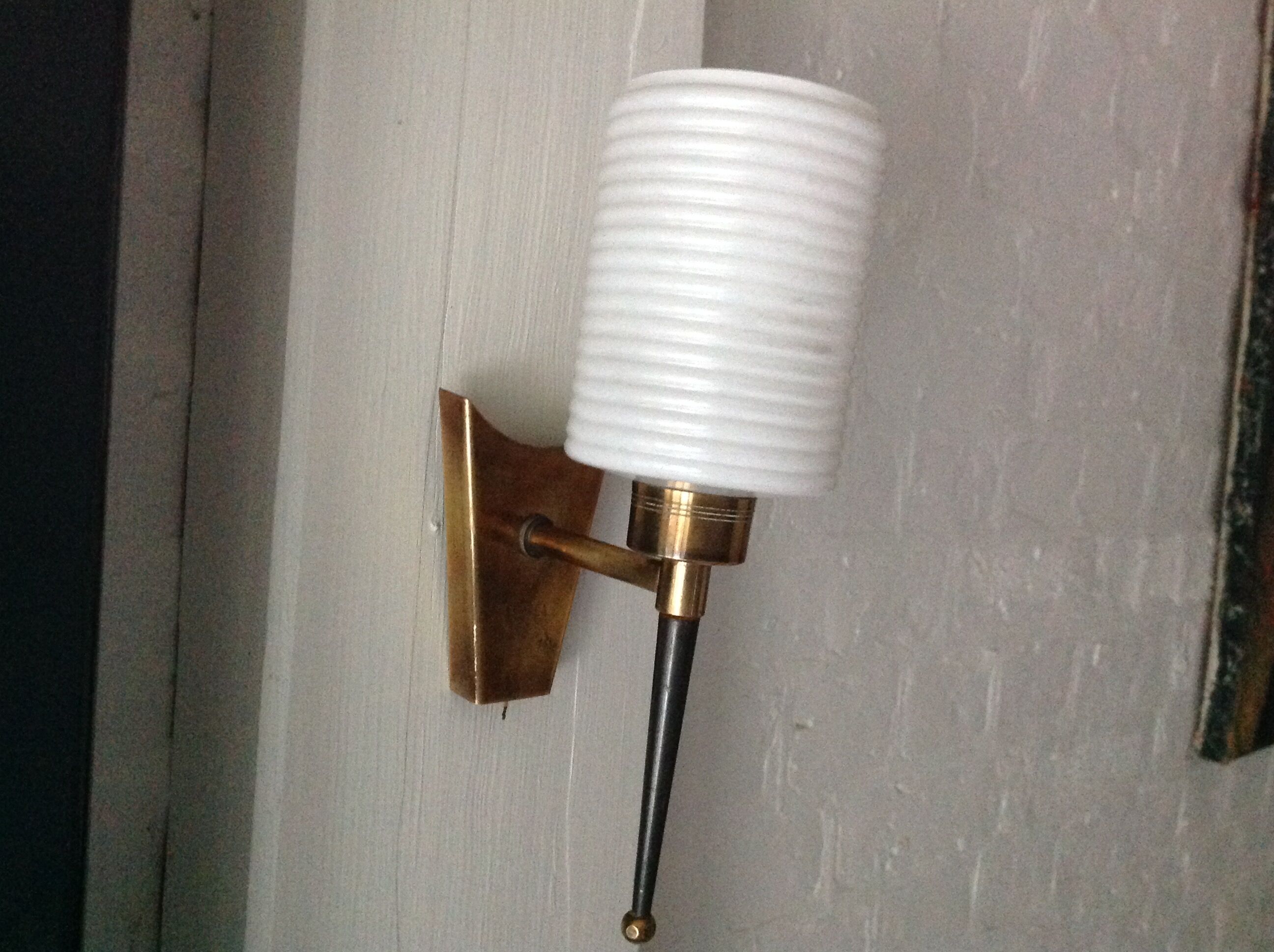 Wall light opaline and brass