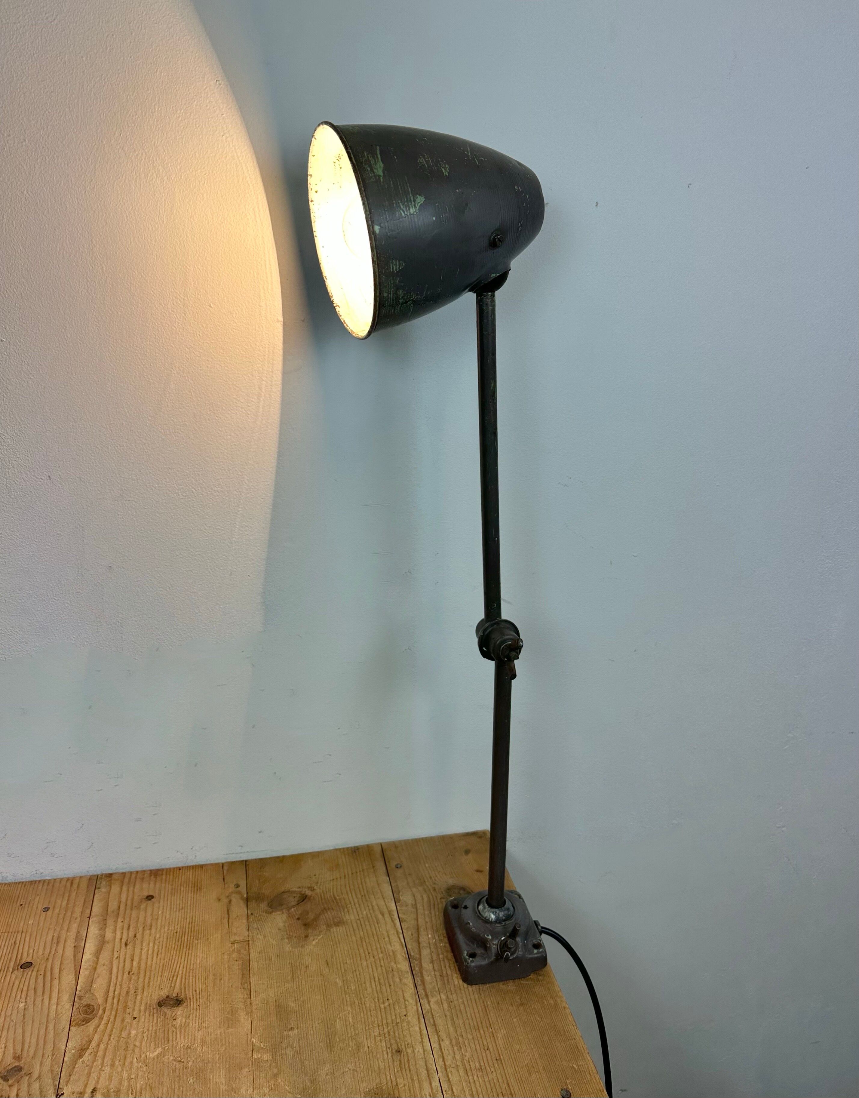 Lampe de table d’atelier industriel brun, années 1960