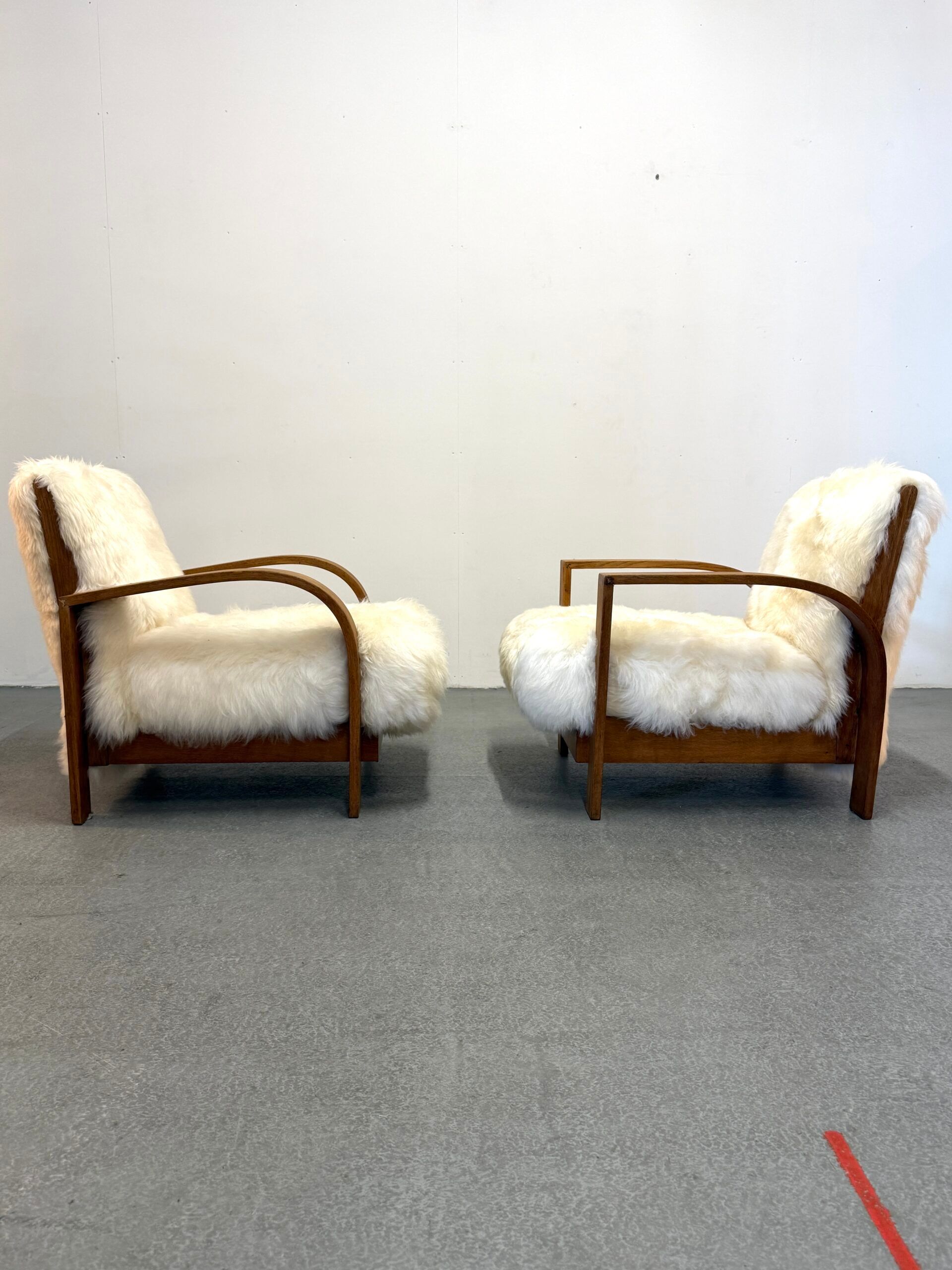 Fauteuils en peau de mouton Art Déco