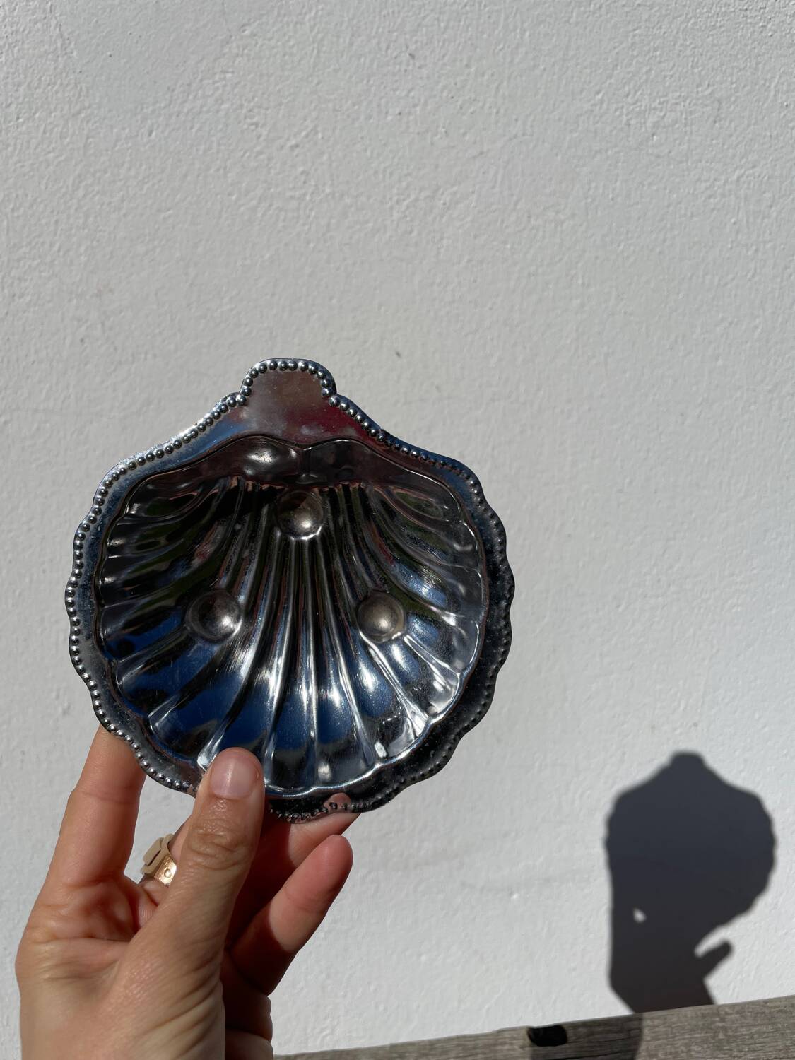 Silver-plated metal shell butter dish