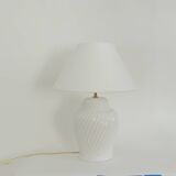 Twisted ceramic lamp