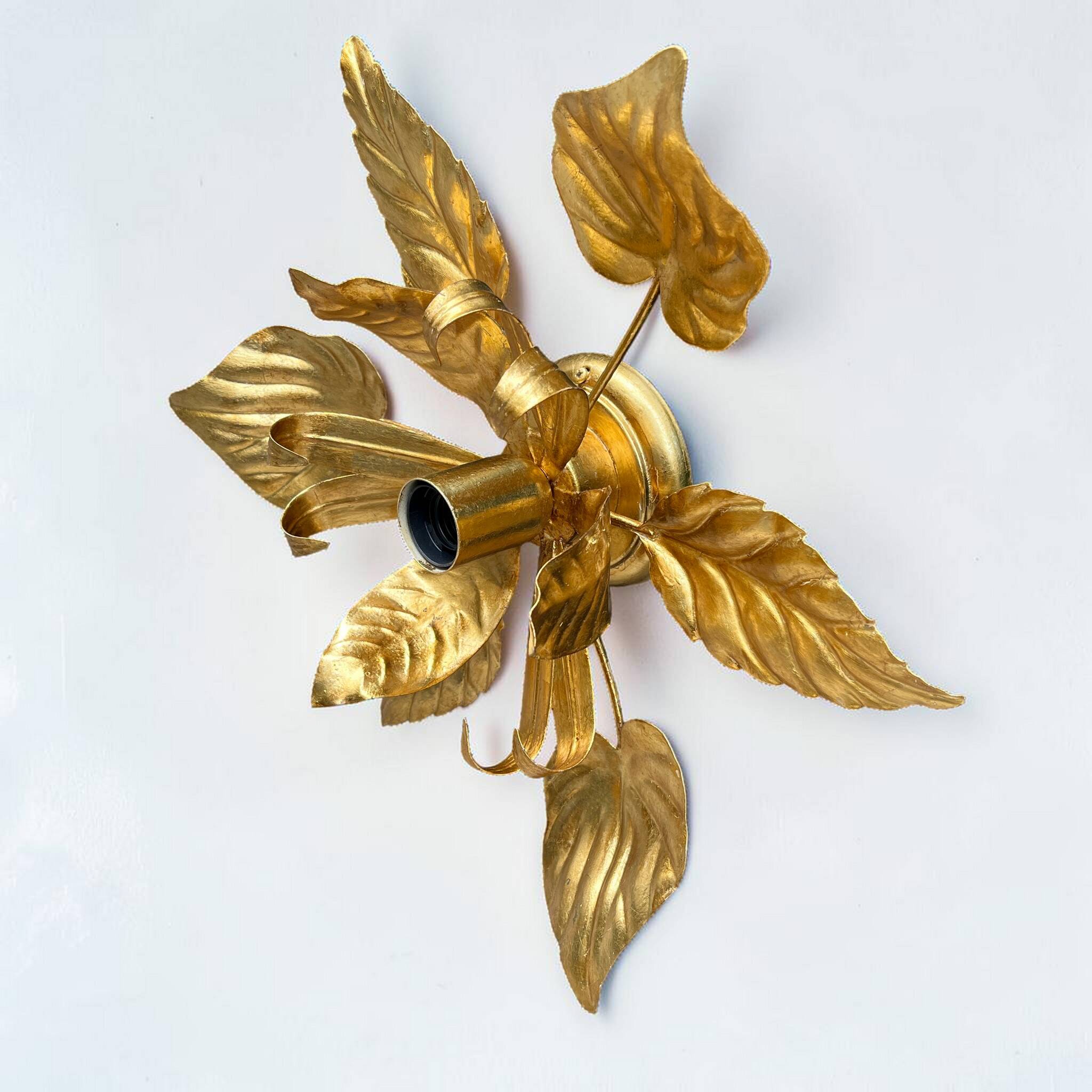 Vintage gold leaf metal flower wall light Florentine wall sconce