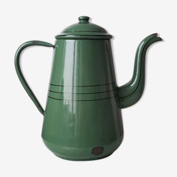 Vintage pitcher in green enamel 1960