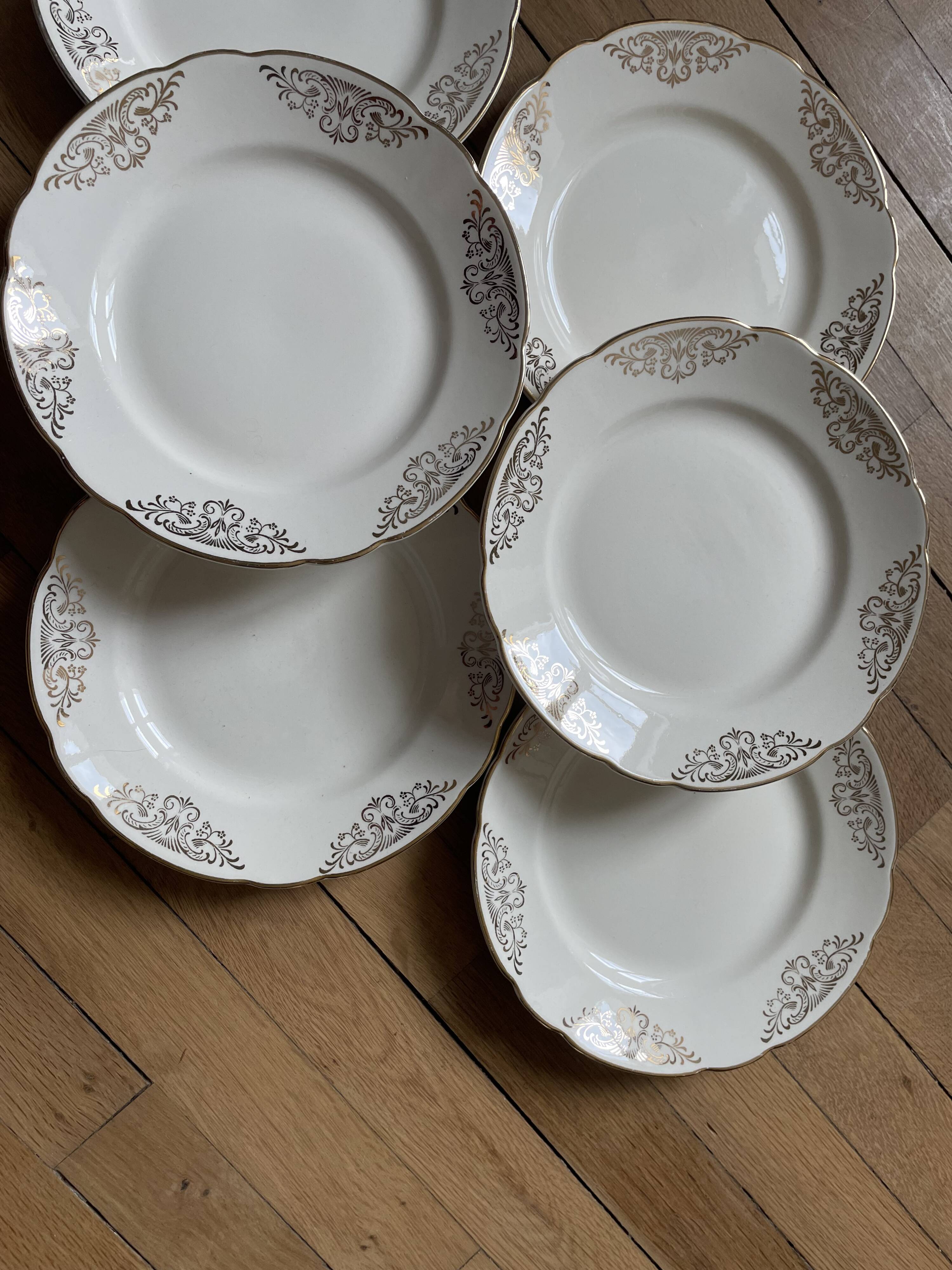 6 vintage Villeroy & Boch dessert plates 250905