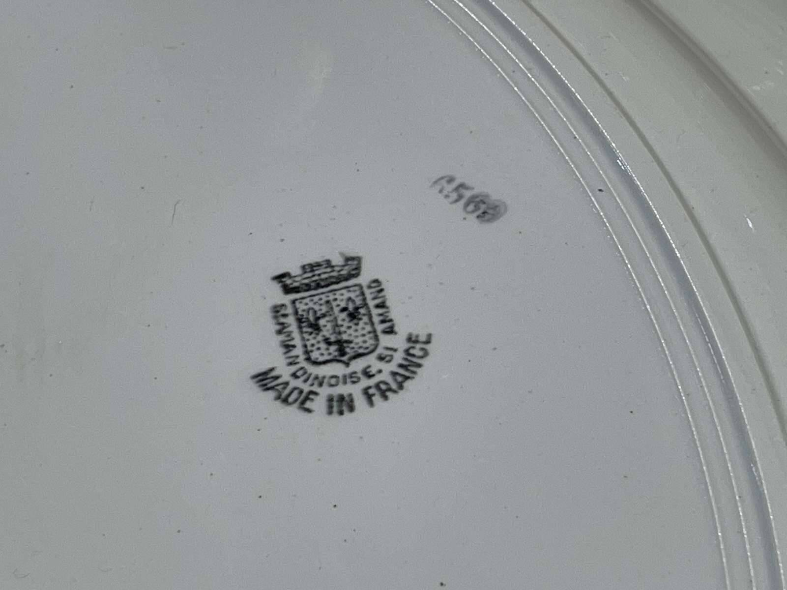 Saint Amand dinner service from the 1950s - 29 pieces.