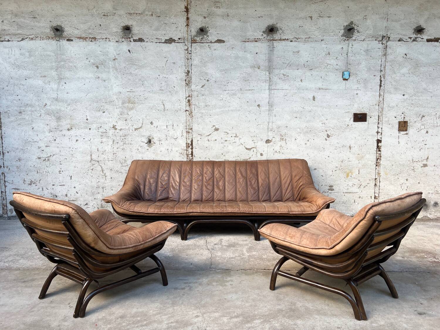 Sofa set with 2 armchairs and coffee table in banbou and leather 1970