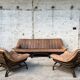 Ensemble canapé 2 fauteuils et table basse en banbou et cuir 1970