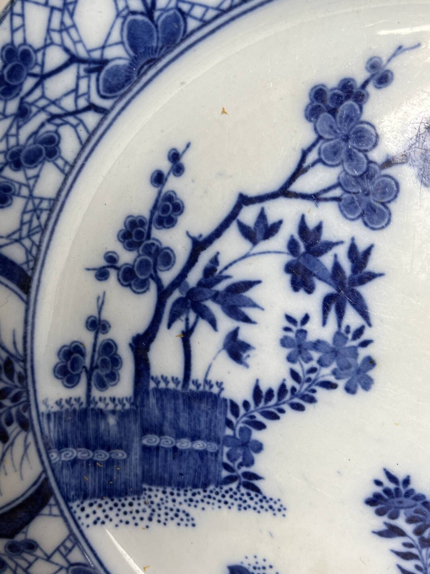 Creil Montereau, small plate decorated in Japanese style, late 19th century.
