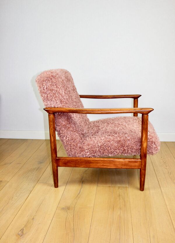 Fauteuil GFM-142 conçu par Edmund Homa des années 70, cheveux longs roses - 2 pièces disponibles.
