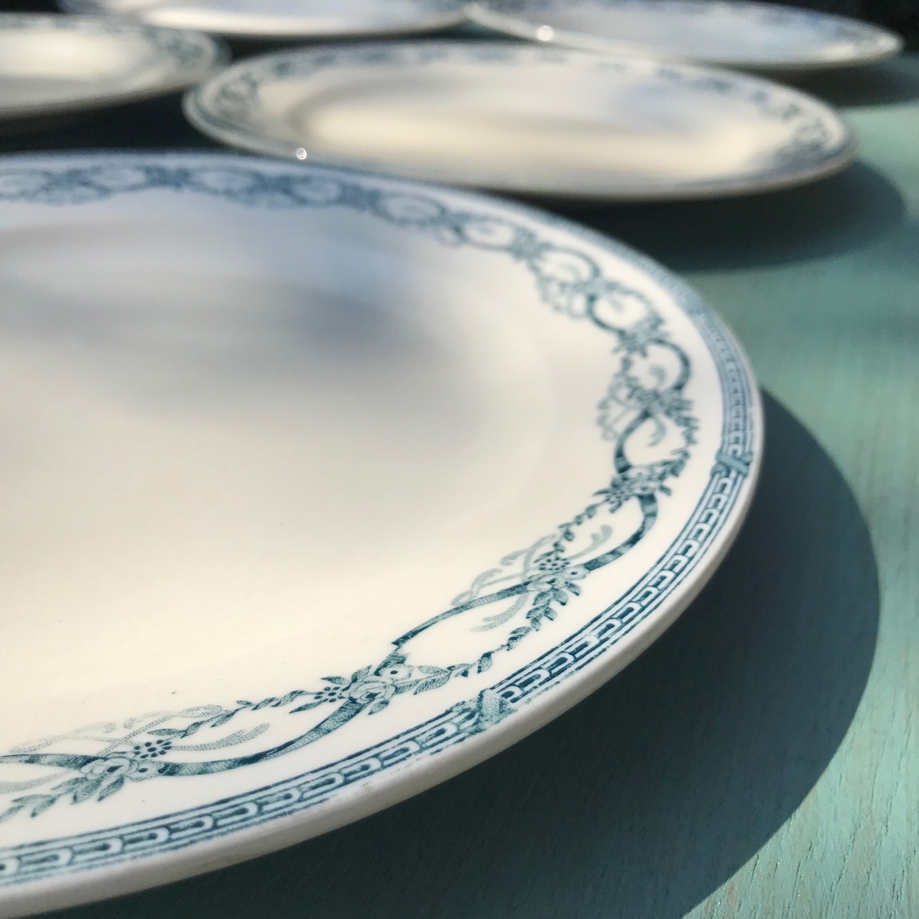 Lot of 6 flat plates Salins iron earth, 1930s