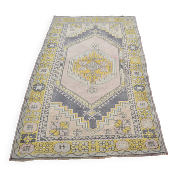 Tapis vintage anatolien rose et jaune