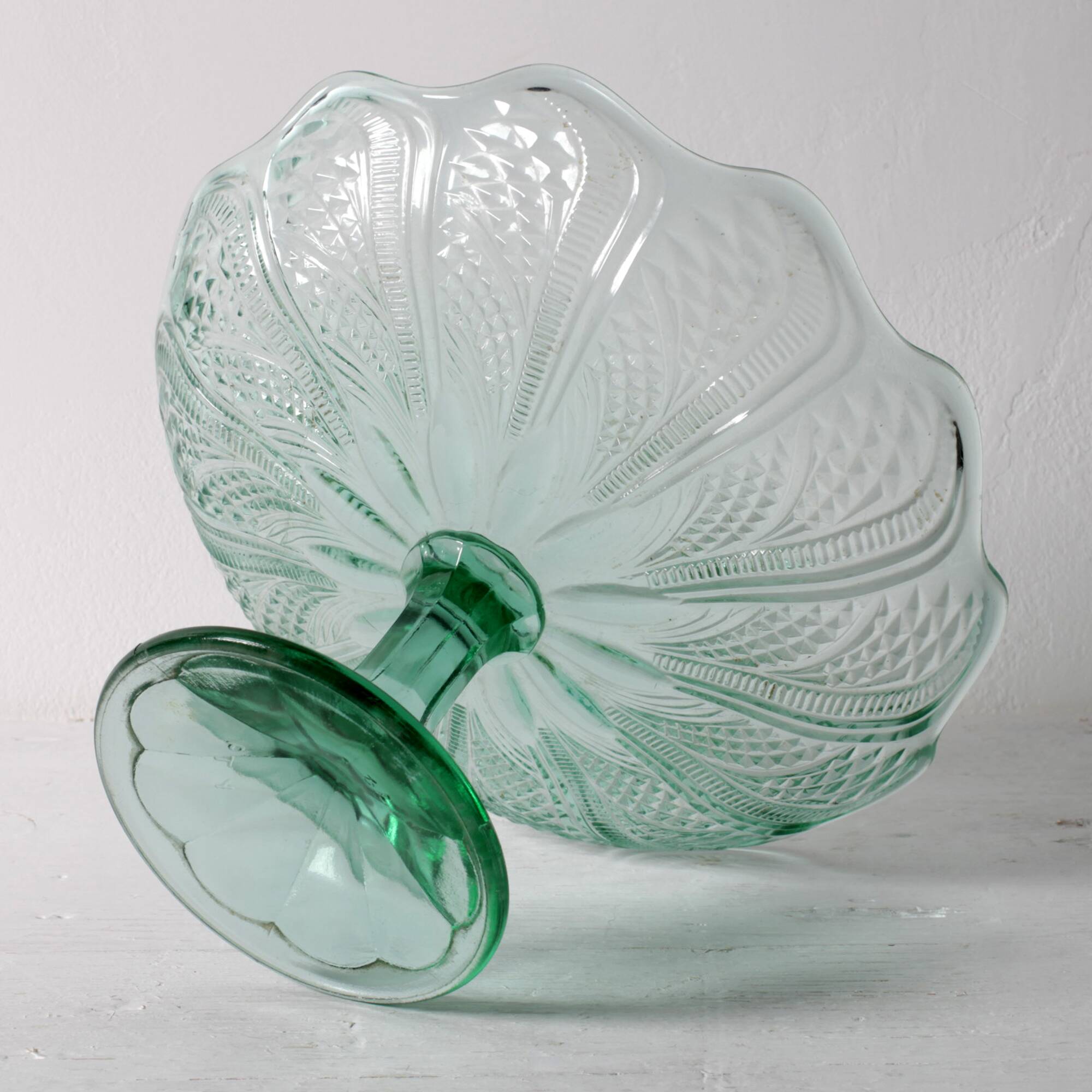 Glass Pedestal Bowl / Vintage Georgia Green Fruit Bowl / Ukraine / 1950s