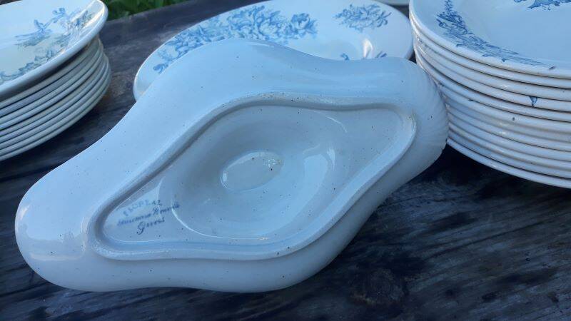 Part of the Floreal service from the Givors Earthenware Factory (Grigny Rhône)